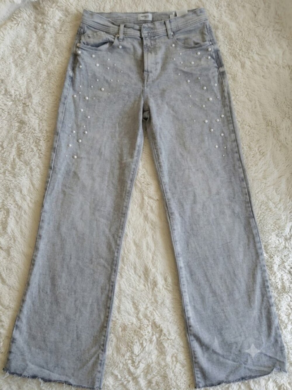 Kensie The Kaya Gray Pearl Studded Raw Hem Wide Leg Jeans Size 8